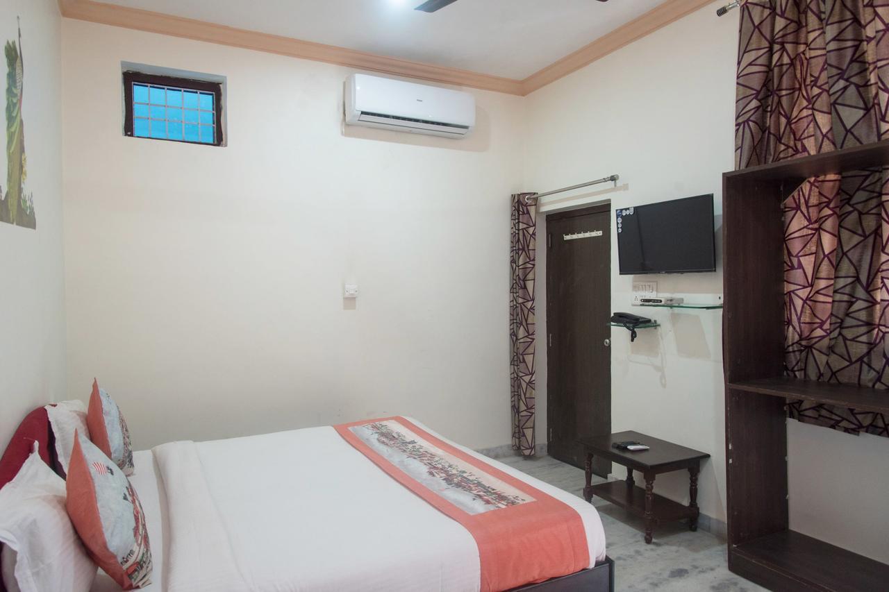 Oyo 11743 Hotel Shree Krishna Udaipur Bagian luar foto