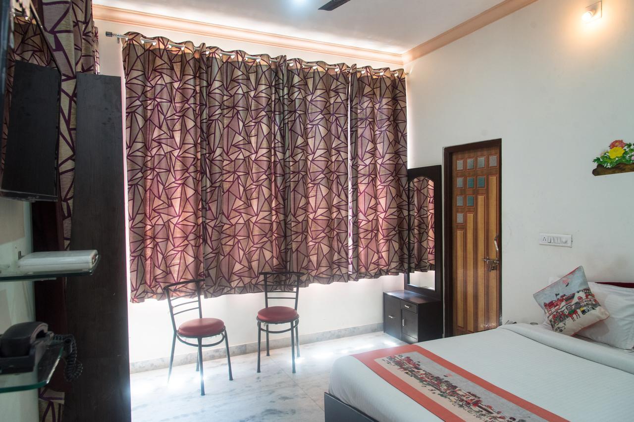 Oyo 11743 Hotel Shree Krishna Udaipur Bagian luar foto